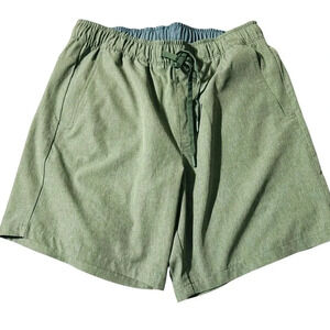 Eddie Bauer men's size large green active shorts